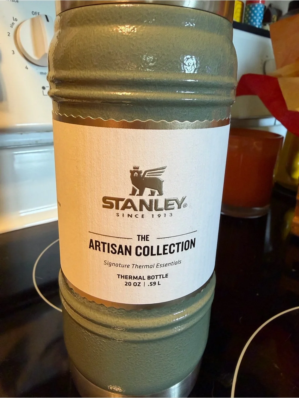 Stanley Artisan Collection Thermal Bottle - Olive Green & Brushed Steel - Picture 2 of 4